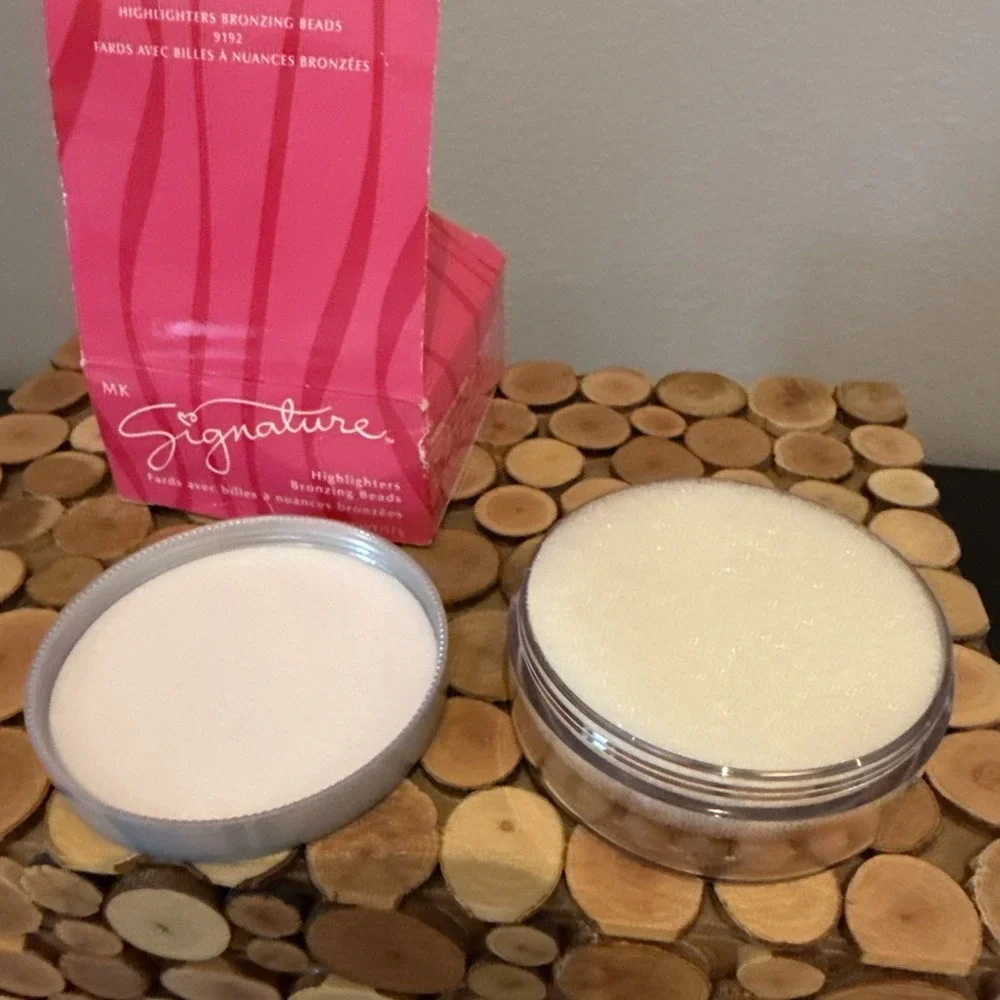 Vintage Mary Kay MK Signature‎ Highlighters Bronzing Beads 9192 Italy